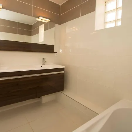 D'ay-champagne * Ay-Champagne